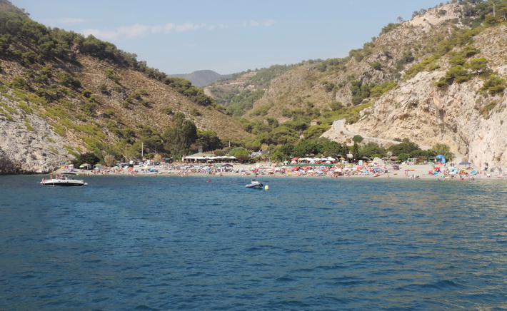 Asociación de Amigos de Cantarriján critican que la Junta les niegue señalizar esta playa